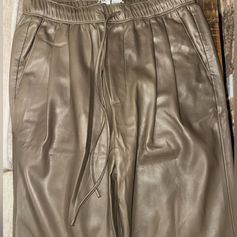 Pants - Picture 4 of 11